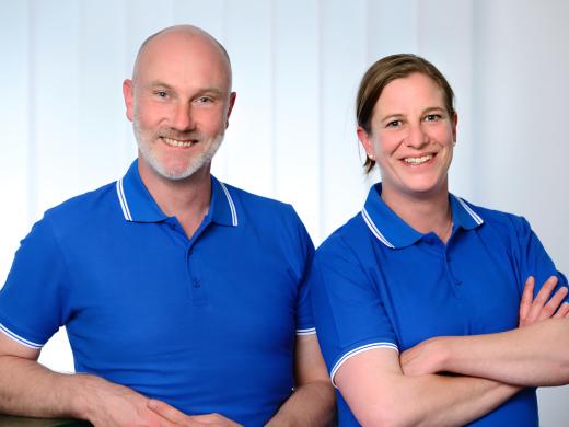 Teambild von Dr. Ilberg und Frau Sandmann